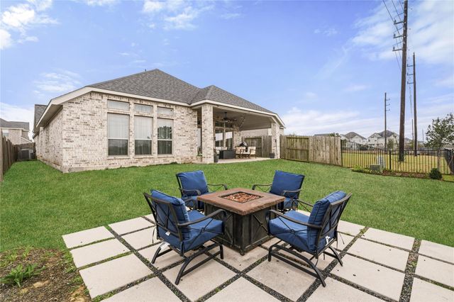 4722 Primrose Valley Lane, Fulshear, TX 77441