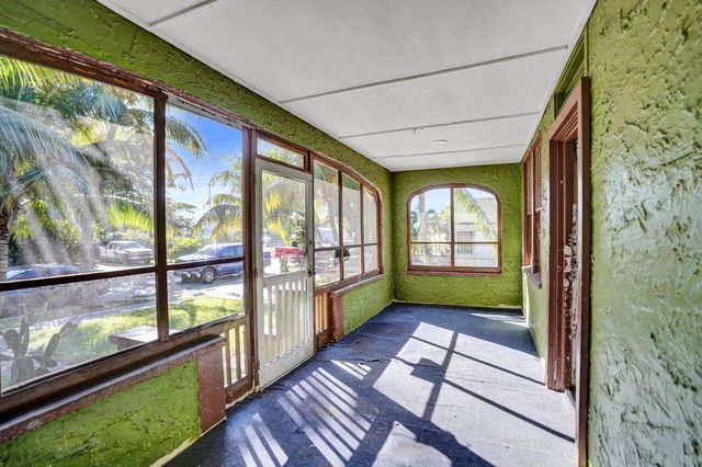627 30th Street, West Palm Beach, FL 33407