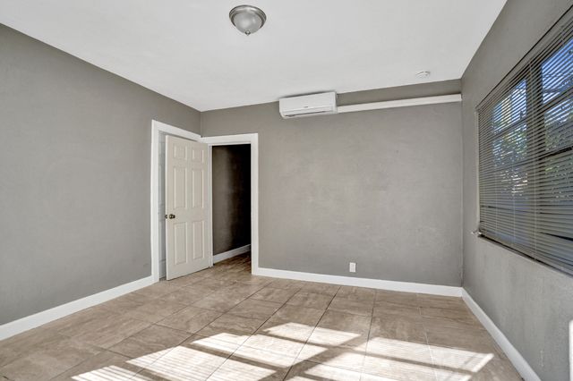 627 30th Street, West Palm Beach, FL 33407