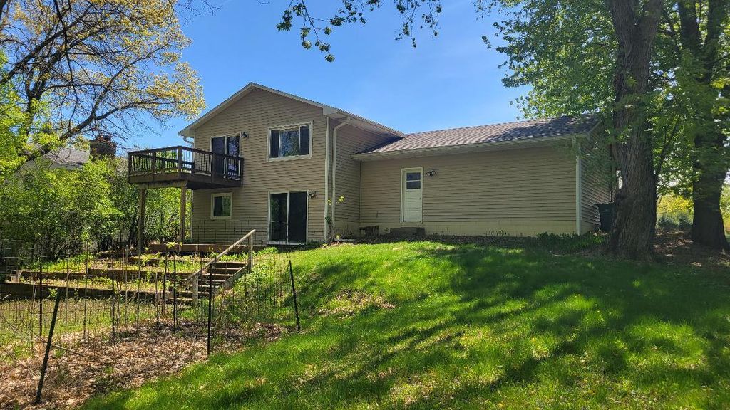 341 Hickory Street, Mahtomedi, MN 55115 — photo 2