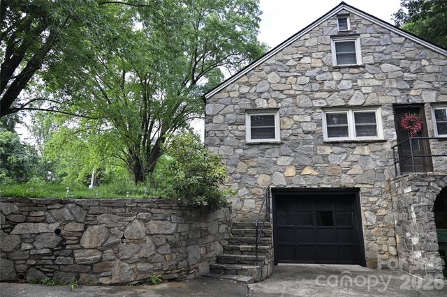 920 Sand Hill Road, Asheville, NC 28806