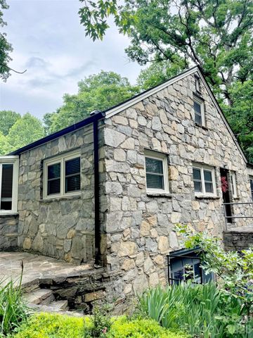 920 Sand Hill Road, Asheville, NC 28806
