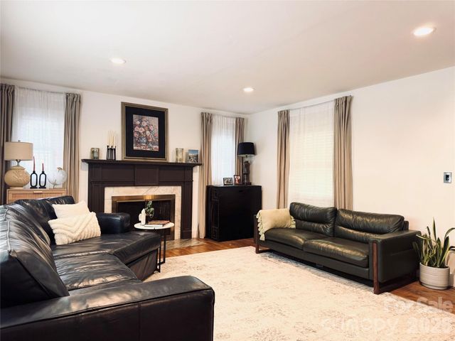 920 Sand Hill Road, Asheville, NC 28806