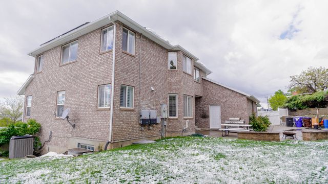 984 N 500 E, Centerville, UT 84014