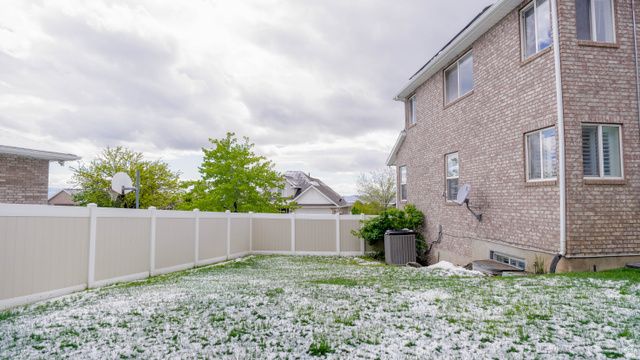 984 N 500 E, Centerville, UT 84014