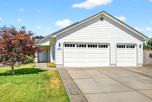 201 Orchardview Circle, Central Point, OR 97502