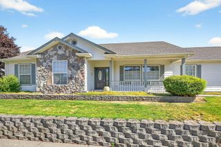 201 Orchardview Circle, Central Point, OR 97502
