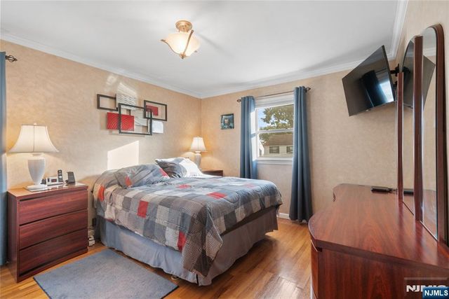 8 Vanderbilt Place, North Arlington, NJ 07031