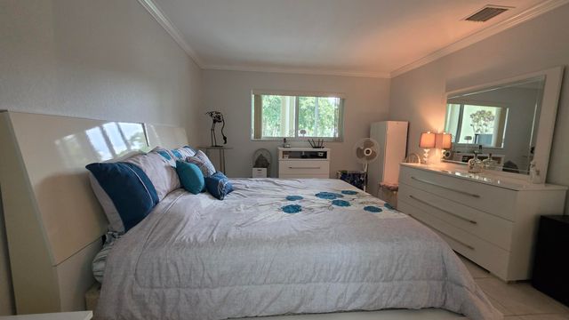 5161 W Oakland Park Boulevard 206, Lauderdale Lakes, FL 33313