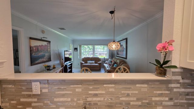5161 W Oakland Park Boulevard 206, Lauderdale Lakes, FL 33313