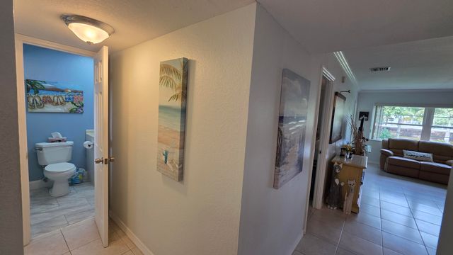5161 W Oakland Park Boulevard 206, Lauderdale Lakes, FL 33313
