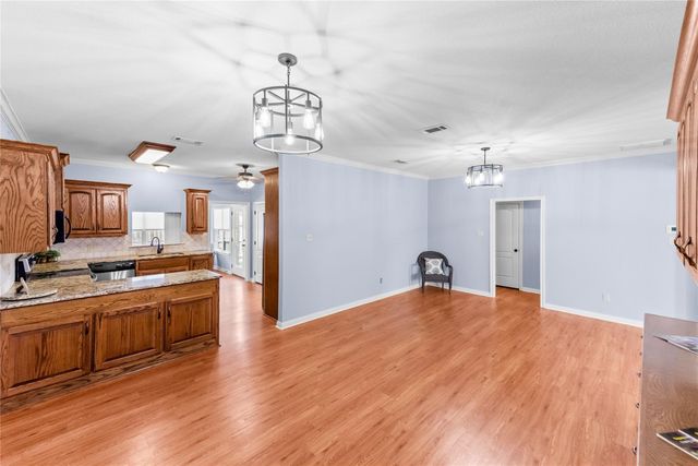 32 North Shore Circle, Waco, TX 76708