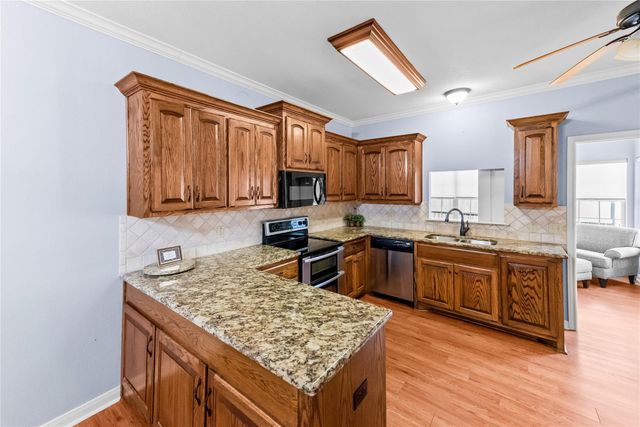 32 North Shore Circle, Waco, TX 76708