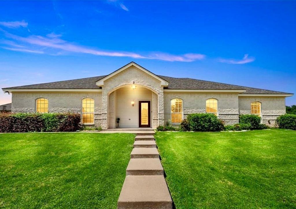 32 North Shore Circle, Waco, TX 76708