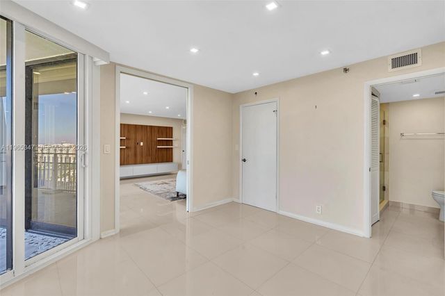 4000 Towerside Ter TS9, Miami, FL 33138