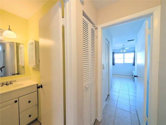 6105 CORAL WAY, Bradenton, FL 34207