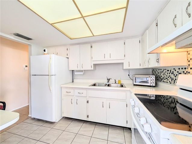 6105 CORAL WAY, Bradenton, FL 34207