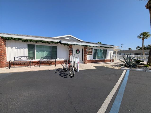 6105 CORAL WAY, Bradenton, FL 34207