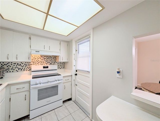 6105 CORAL WAY, Bradenton, FL 34207