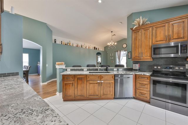 8130 ALAMOSA WOOD AVENUE, Ruskin, FL 33573