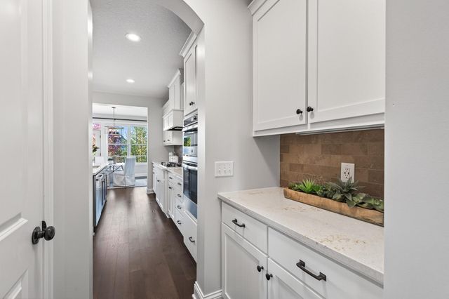 16545 Duluth Trail, Lakeville, MN 55044