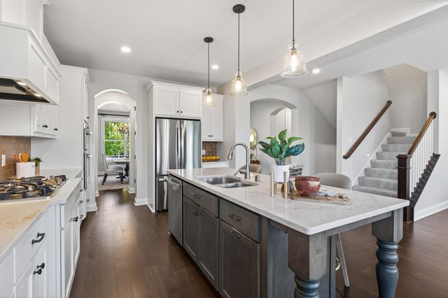 16545 Duluth Trail, Lakeville, MN 55044