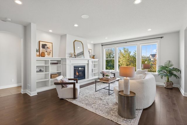 16545 Duluth Trail, Lakeville, MN 55044