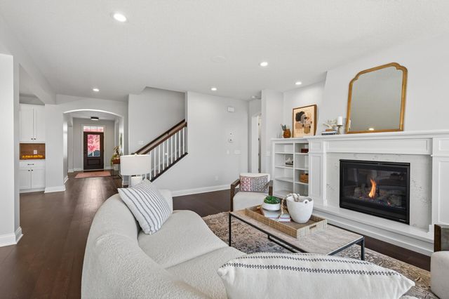 16545 Duluth Trail, Lakeville, MN 55044