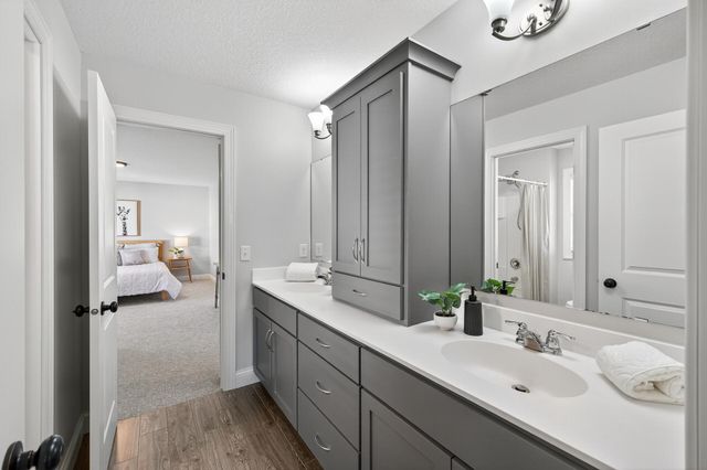 16545 Duluth Trail, Lakeville, MN 55044