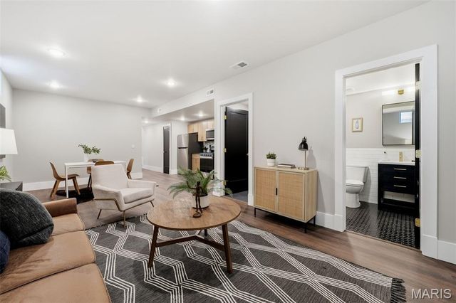 4441 Gibson Avenue, St Louis, MO 63110
