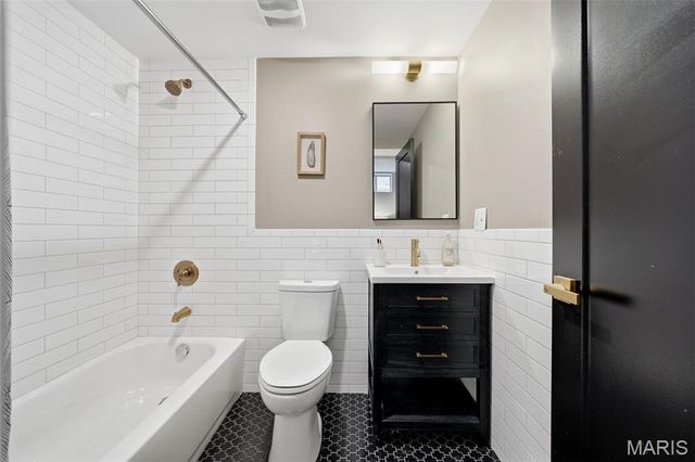 4441 Gibson Avenue, St Louis, MO 63110