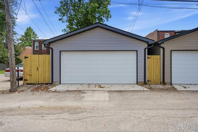 4441 Gibson Avenue, St Louis, MO 63110