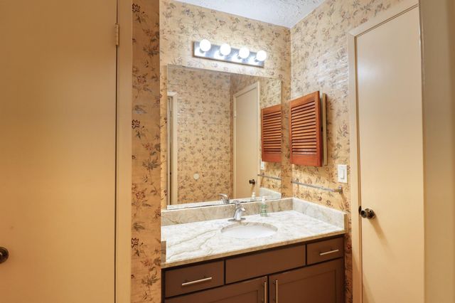 3446 Cheaney Drive, Houston, TX 77066