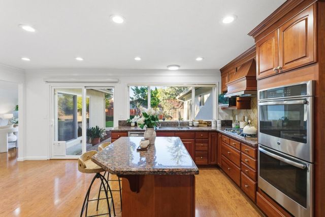 1115 Covington Road, Los Altos, CA 94024