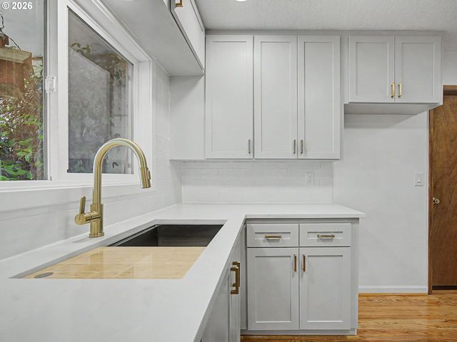 1934 Se 155TH Pl, Portland, OR 97233