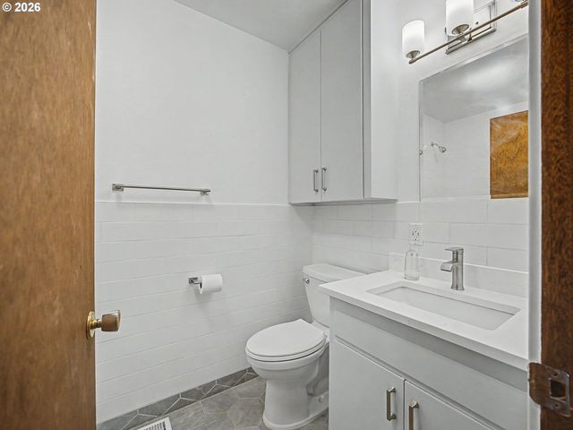 1934 Se 155TH Pl, Portland, OR 97233