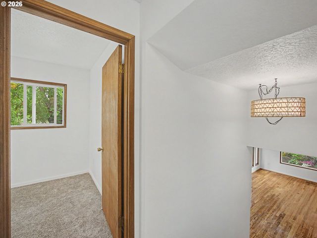 1934 Se 155TH Pl, Portland, OR 97233