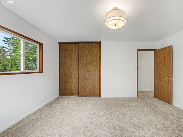 1934 Se 155TH Pl, Portland, OR 97233