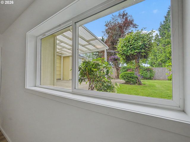 1934 Se 155TH Pl, Portland, OR 97233