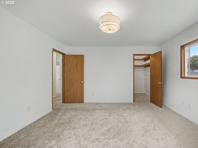 1934 Se 155TH Pl, Portland, OR 97233