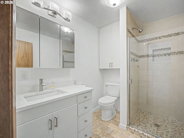 1934 Se 155TH Pl, Portland, OR 97233