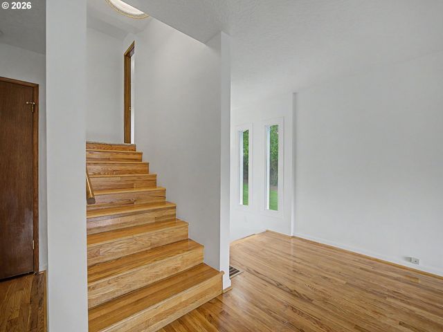 1934 Se 155TH Pl, Portland, OR 97233
