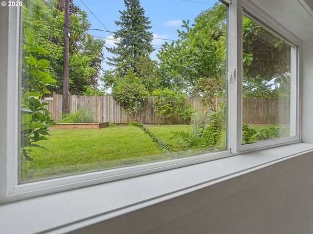 1934 Se 155TH Pl, Portland, OR 97233