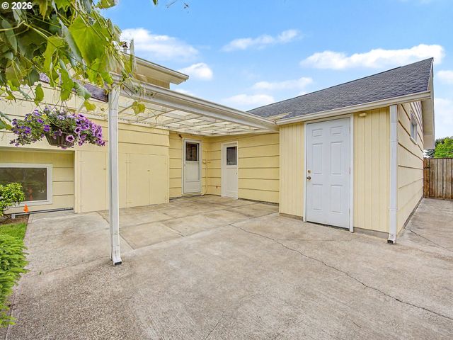 1934 Se 155TH Pl, Portland, OR 97233