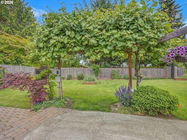 1934 Se 155TH Pl, Portland, OR 97233