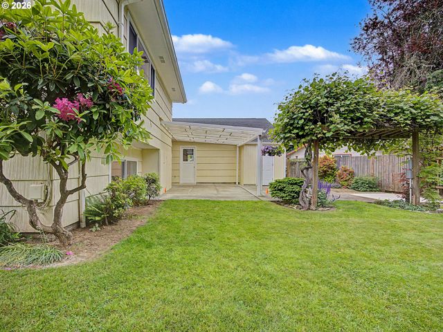 1934 Se 155TH Pl, Portland, OR 97233