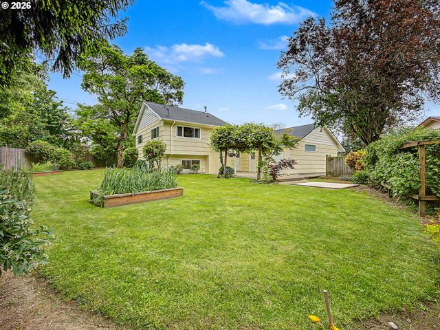 1934 Se 155TH Pl, Portland, OR 97233