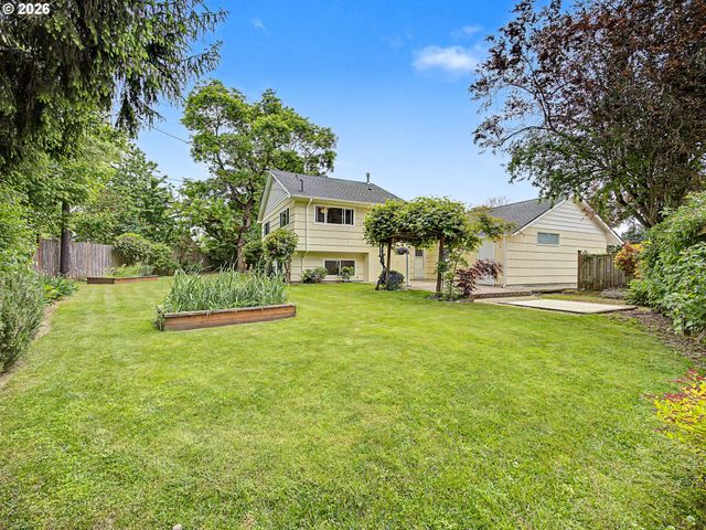 1934 Se 155TH Pl, Portland, OR 97233