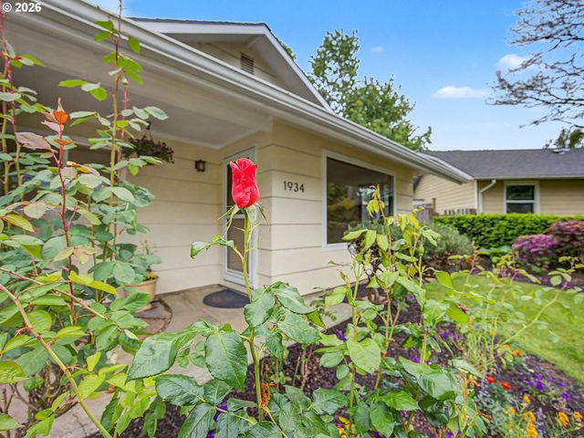 1934 Se 155TH Pl, Portland, OR 97233