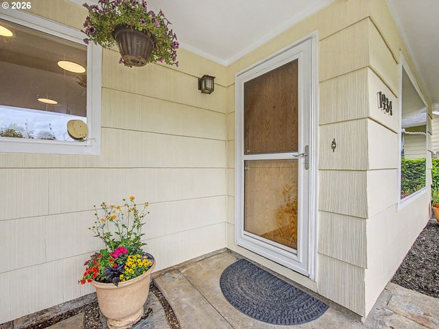 1934 Se 155TH Pl, Portland, OR 97233